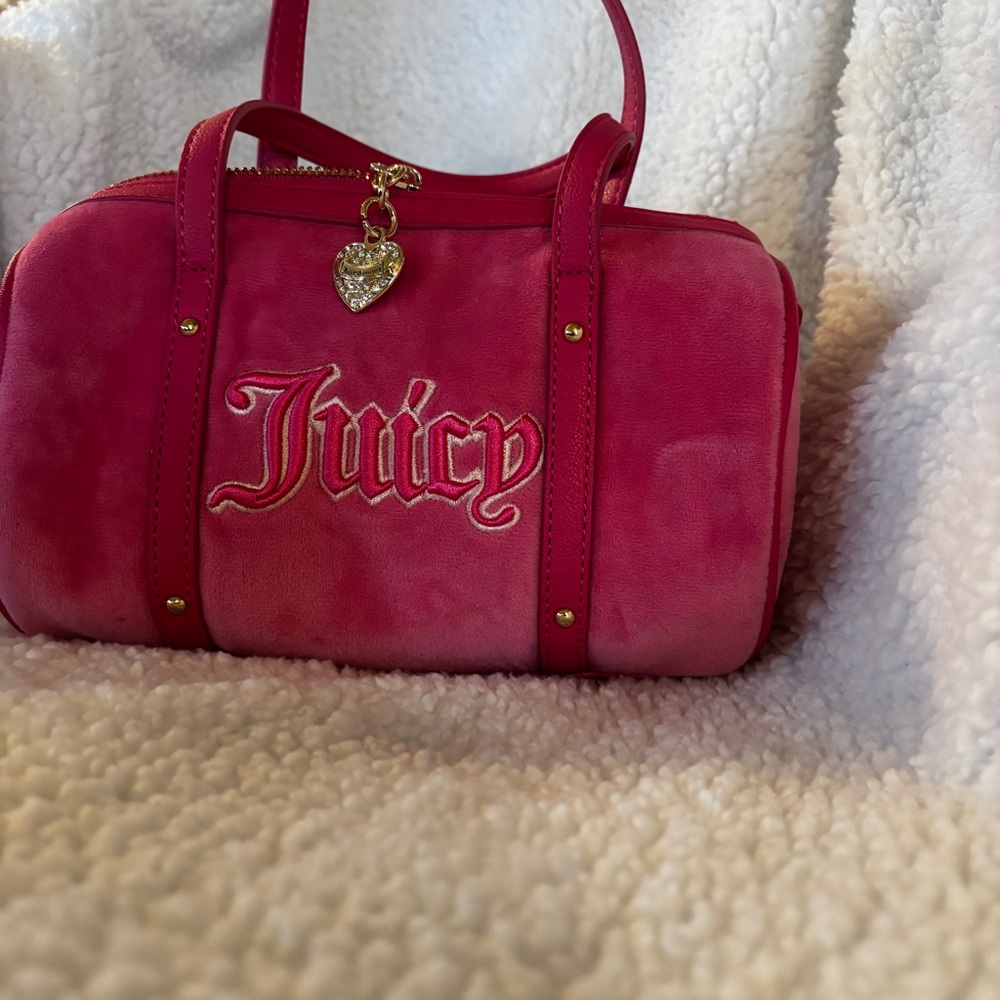 Juicy Couture Hot Pink Velvet Mini Barrel Bag with Gold Heart Charm - Picture 3 of 6